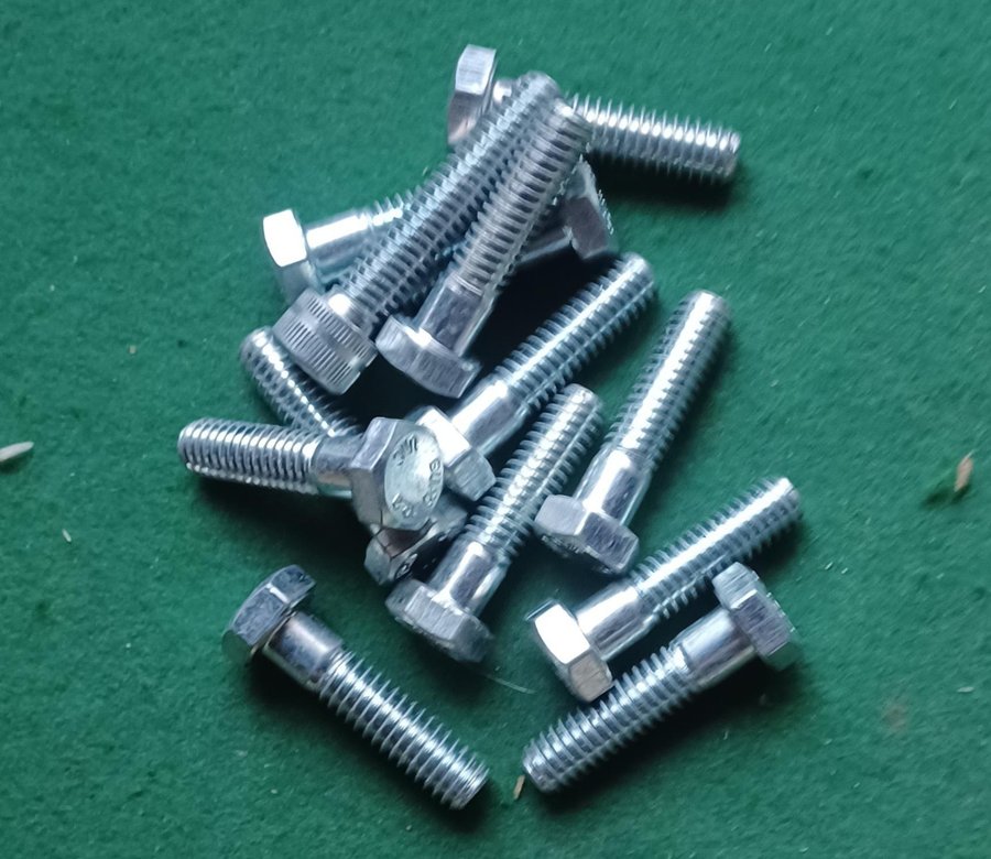 300 st Sexkantskruv UNC 5/16" 32 mm