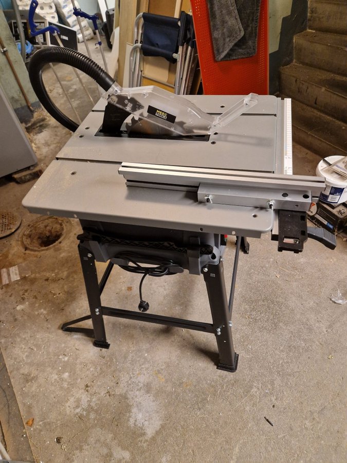 MEEC TOOLS Bordssåg 2000W