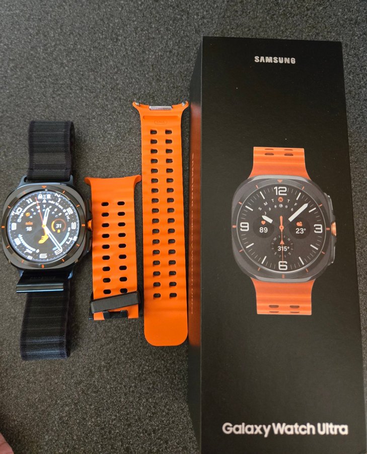 Samsung Galaxy Watch Ultra SM-L705F Titanium Gray i mycket fint skick