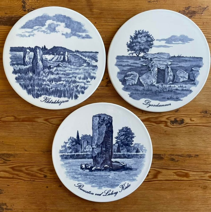 Royal copenhagen Danmark blå fajance 1403 3 smørbræder/platter/väggtallrikar