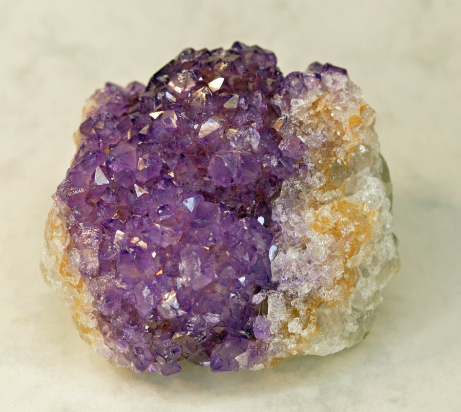 Kvarts var. Ametist (Quartz var. Amethyst)