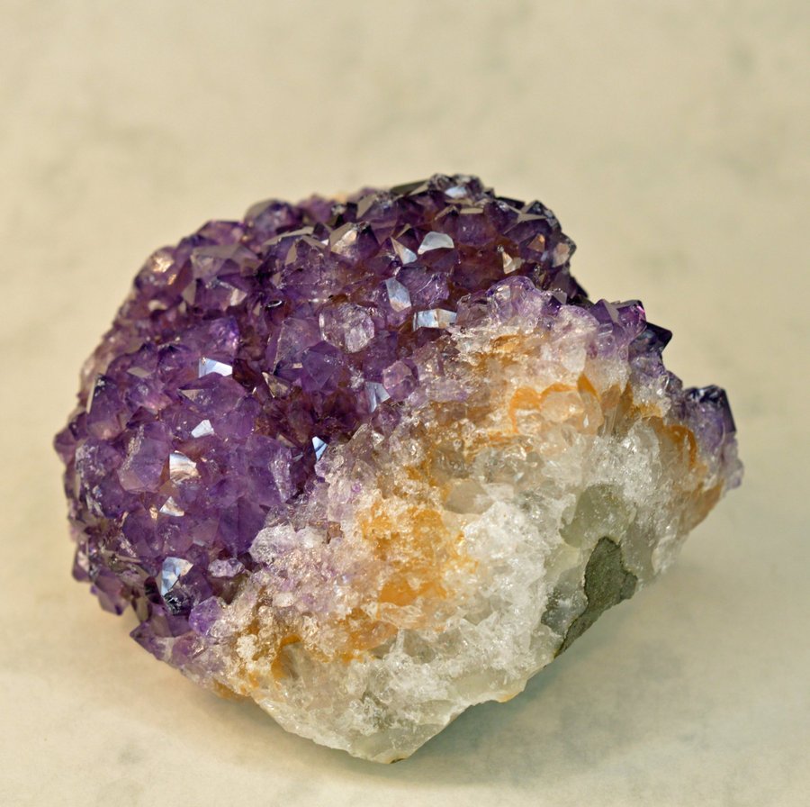 Kvarts var. Ametist (Quartz var. Amethyst)