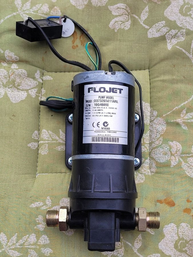 Flojet Membranpump / Bränslepump. 230V Självsugande