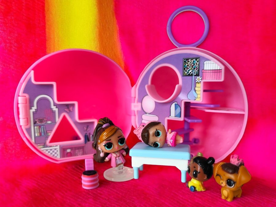 LOL mini version i Polly pocket stil