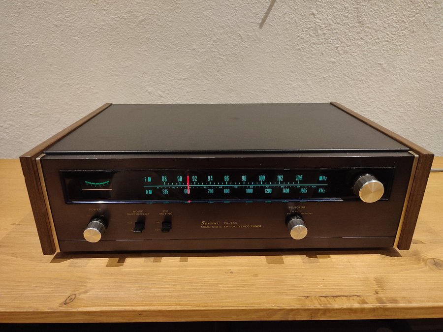 Sansui TU-505 tuner