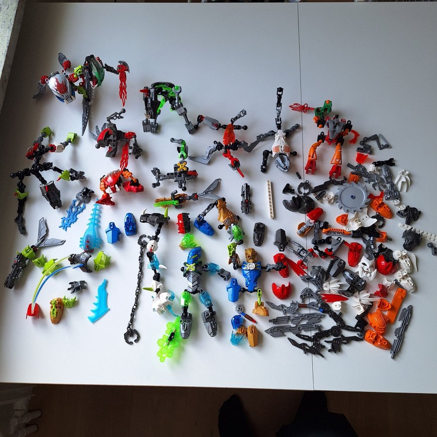 Lego Bionicle diverse figurer och delar - paket