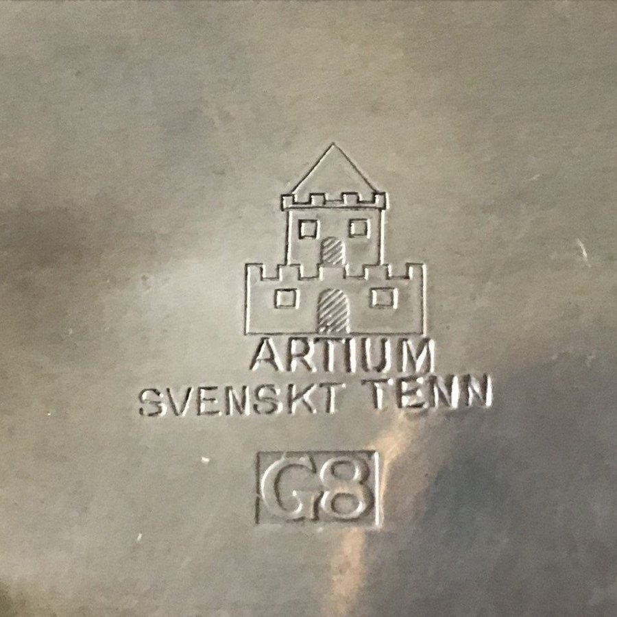 Liten äldre tennskål med lock Artium Svenskt Tenn G8 1933