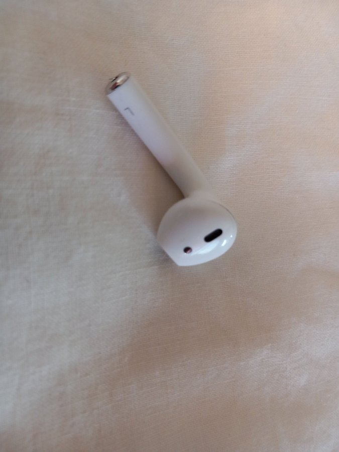 Apple Airpods 2a gen L Vänster hörlurar ( Modell A2032 )