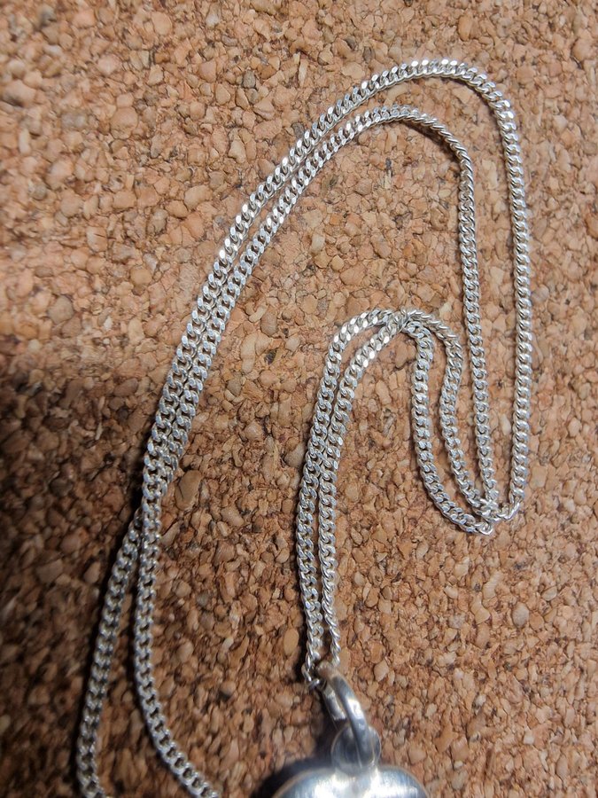 Silver necklace with pendant