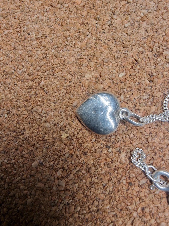 Silver necklace with pendant