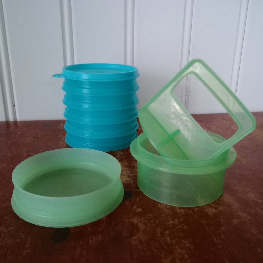 Tupperware hamburgerpress med 6 stapelbara frysburkar