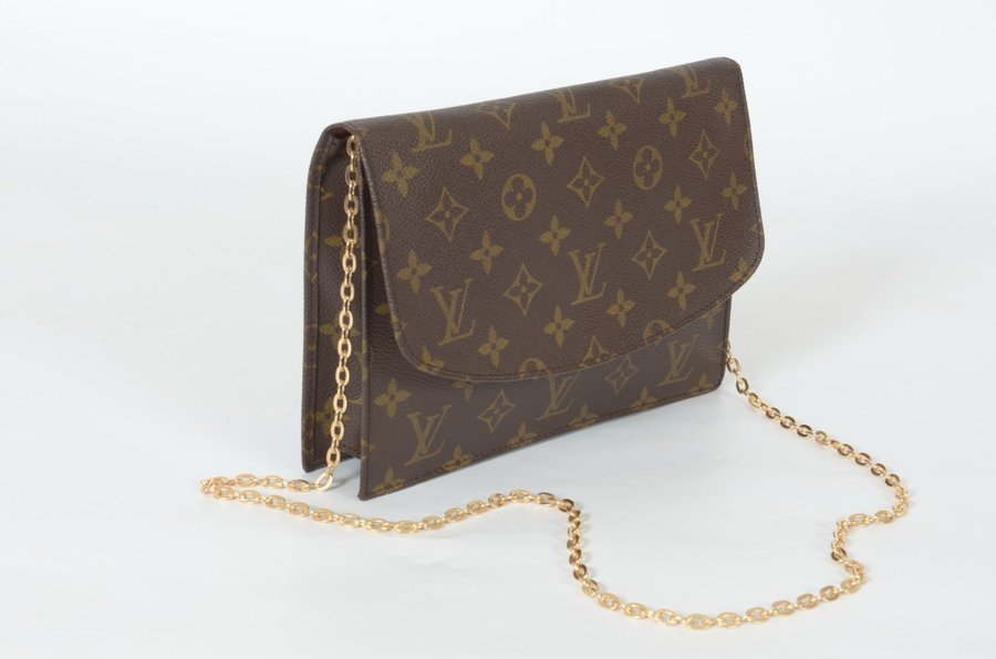 LOUIS VUITTON POCHETTE LAVA 23 VÄSKA AXELREMSVÄSKA CLUTCH Nypris 14 000kr