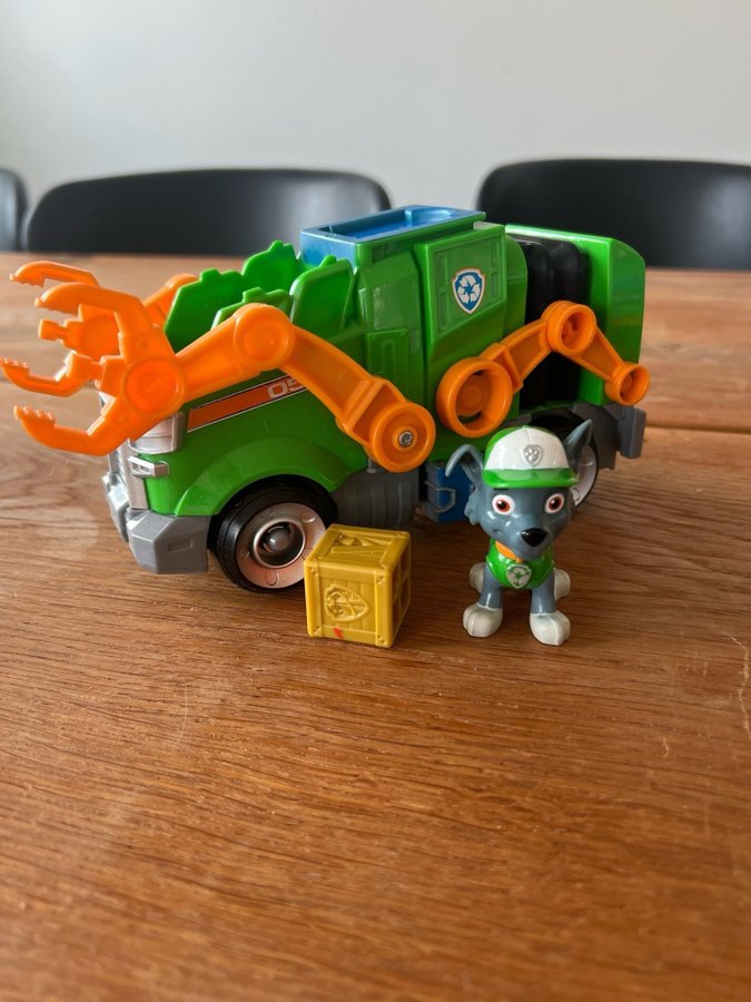 Paw Patrol Rocky Sopbil med valp