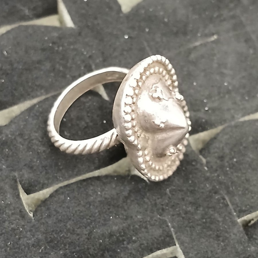 Vintage silver ring nr 5