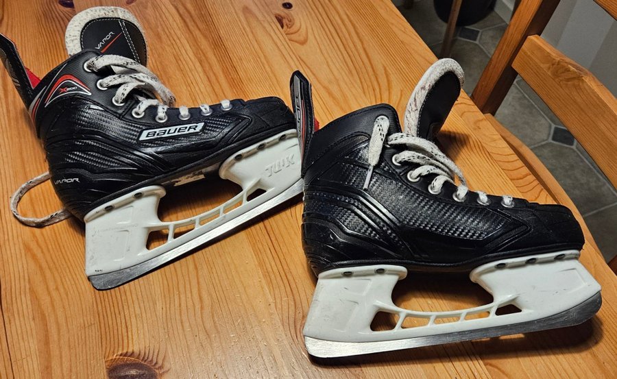 Bauer skridskor strl 35