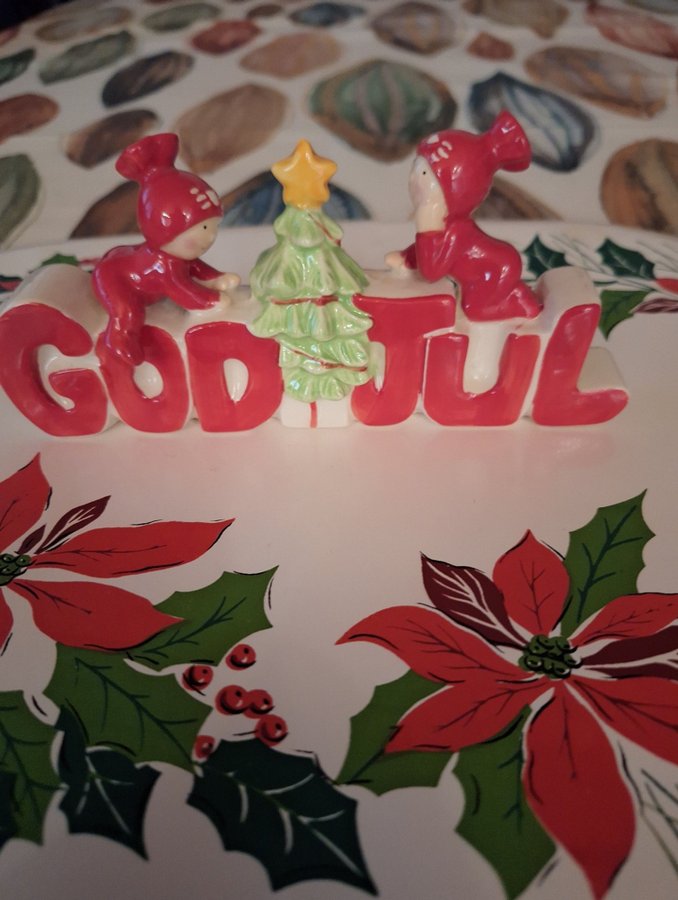 Juldekoration "God Jul" med tomtar