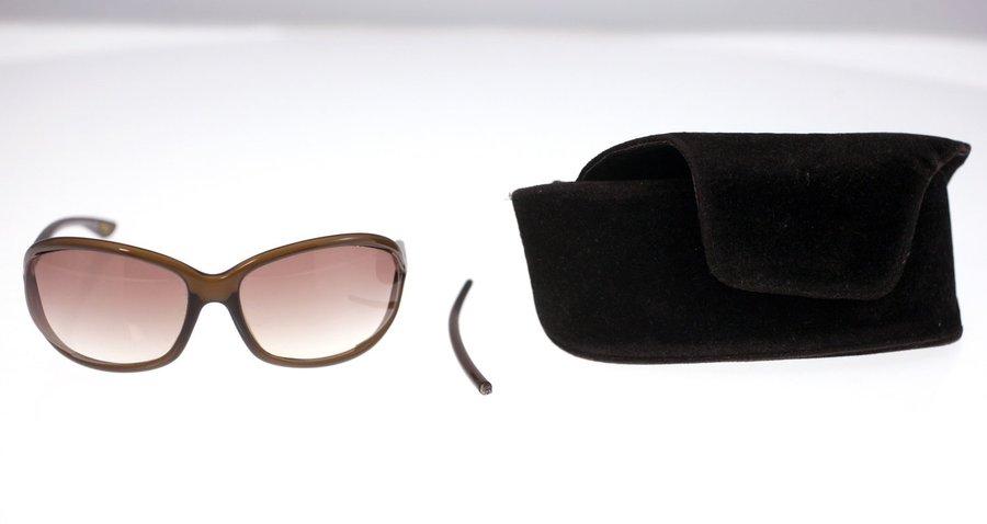 Tom Ford "Jennifer" TF8 Col 692 ladies sunglasses + case-arm broken-Weight 98g