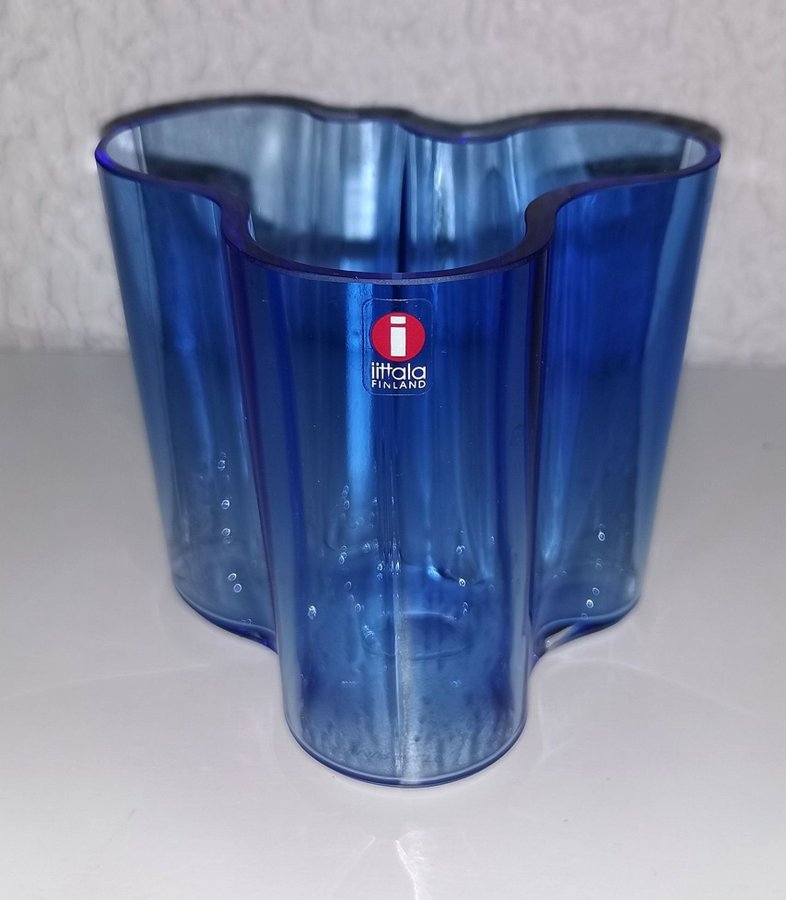 Blå konstglas skål original Alvar Alto iittala signerad 115x95x75 cm