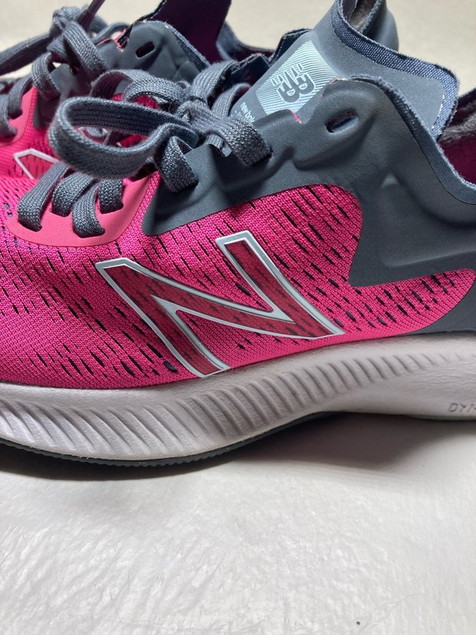 New Balance Löparskor Rosa Storlek 365