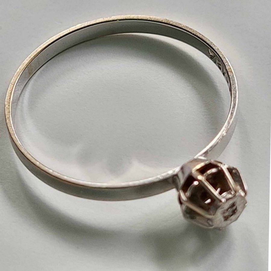 Fin 18k vitguld ring med en diamant, diamantring 18k vit guld, 18 mm