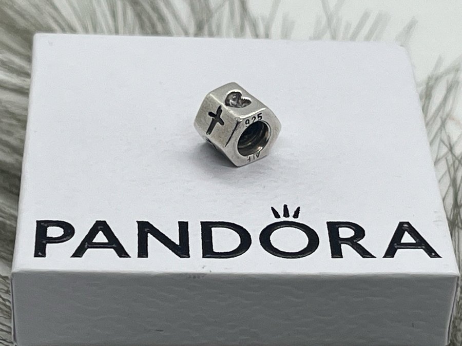 Pandora berlock, silver.