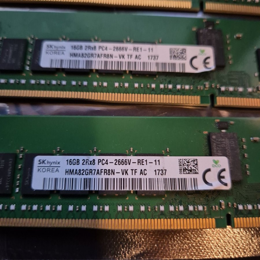 3st SK hynix 16GB DDR4 ECC Tot 48gb ECC