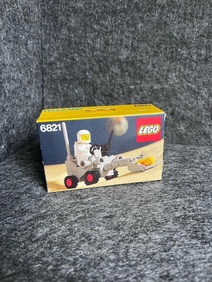 Lego 6821 100% complete with box and manual.