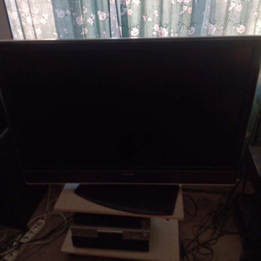 Sony TV, LG blue ray, Panasonic dvd, Sony videobandpelare