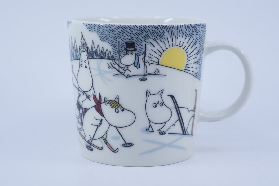 Muminmugg Skidor med herr Brisk / Moomin Mug Skiing with Mr.Brisk [B]