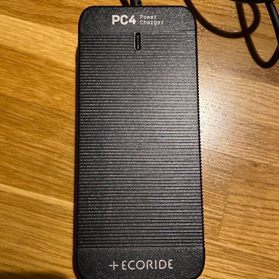 ECORIDE PC4 Batteriladdare