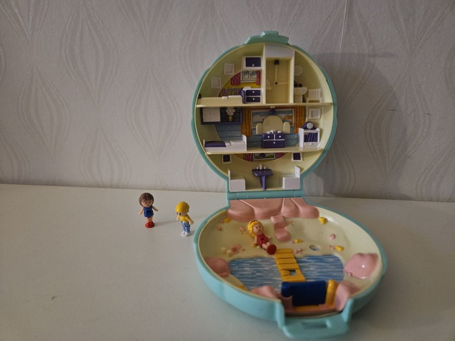 Polly Pocket hus med 3 figurer, 1989