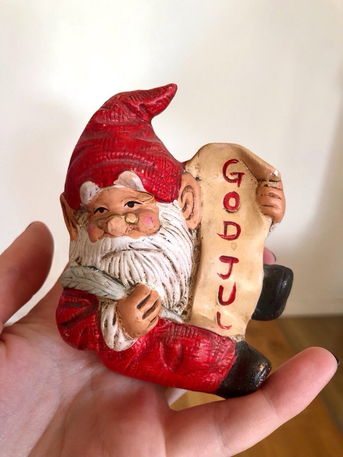 Jultomte i keramik med God Jul skylt, jul, juldekoration