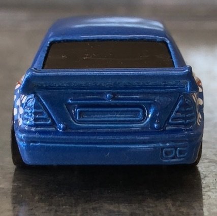 Hot Wheels Mercedes C-Class 1:64