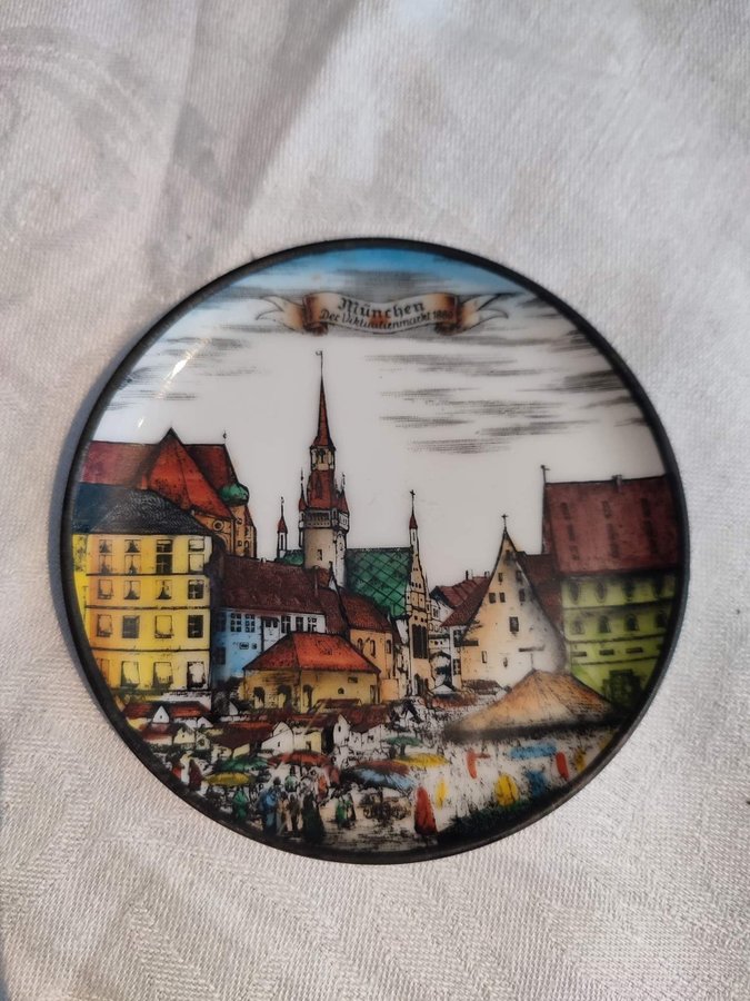 Väggtallrik München 3st