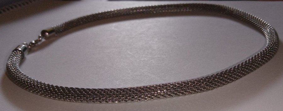 Halsband, silverfärgad, rund mesh-dia ca 50mm, längd ca 46cm