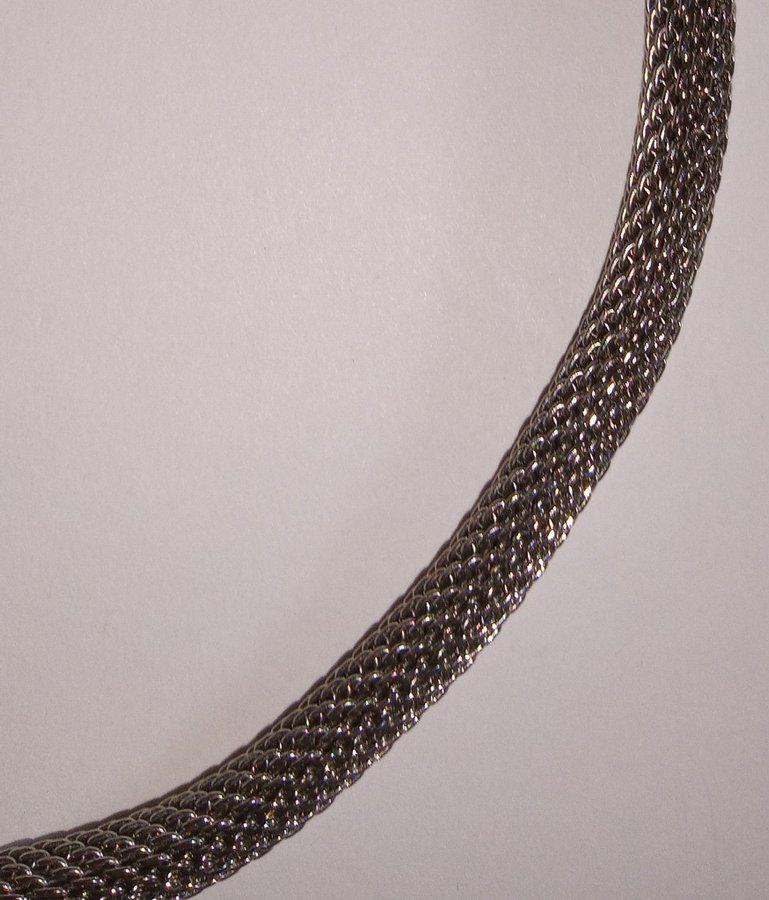 Halsband, silverfärgad, rund mesh-dia ca 50mm, längd ca 46cm