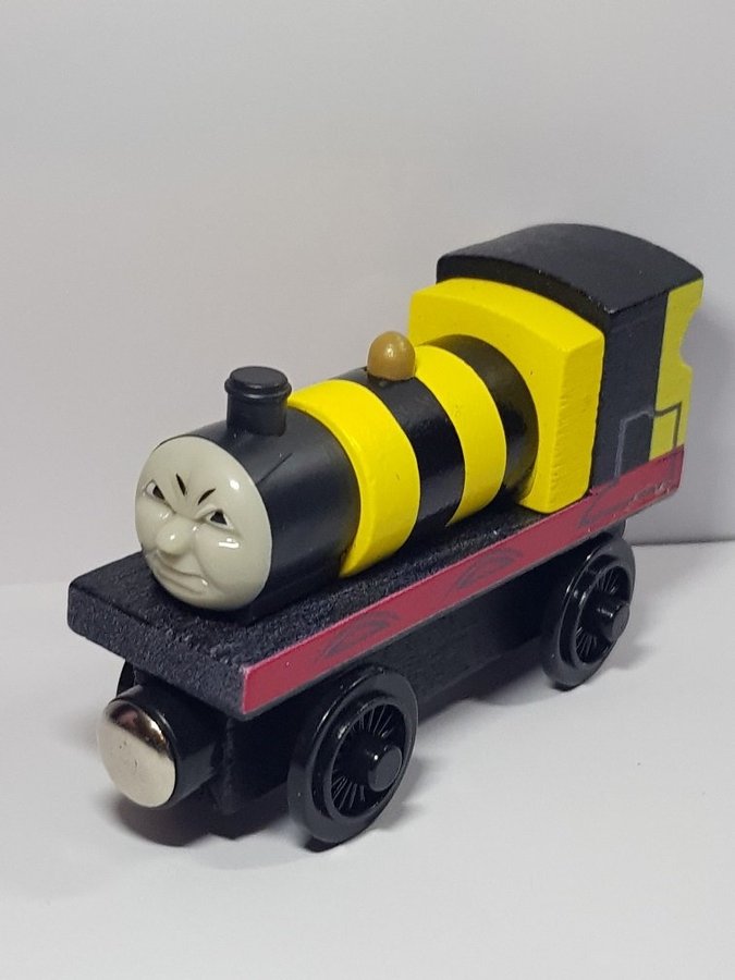 Thomas the tank engine modell tåg av trä Bee james