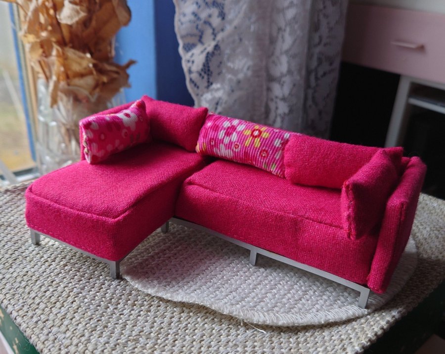 Lundby soffa divan hörn cerise dockskåp dockhus