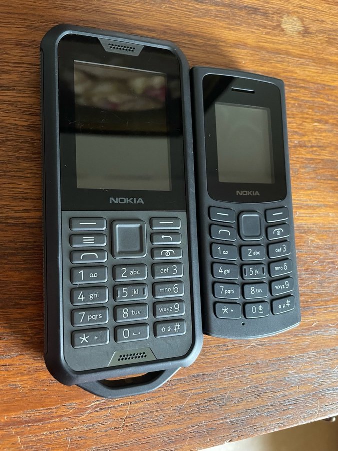 Nokia 800 tough och nokia 105.