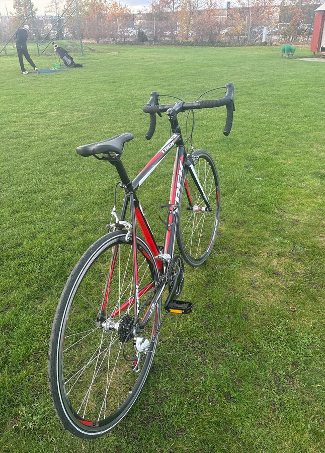 Trek - Road Bike (1.2 Alpha) Sora 28” Black White Red