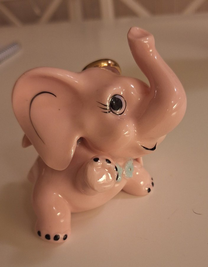 Porslins elefant figurin