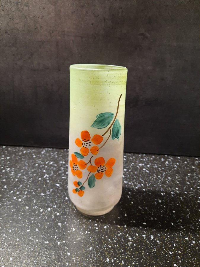 Glasvas blommotiv puntelmärke grön orange