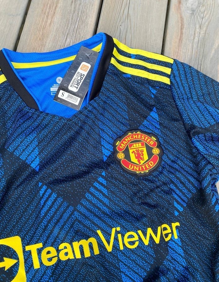 Manchester United fotbollströja och shorts storlek S