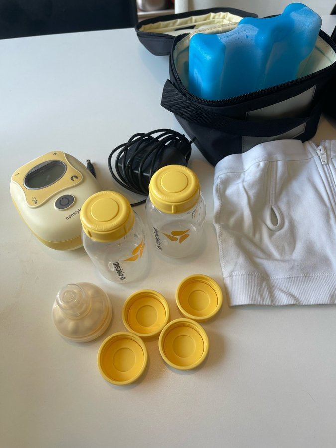 Medela freestyle elektrisk dubbelbröstpump med tillbehör