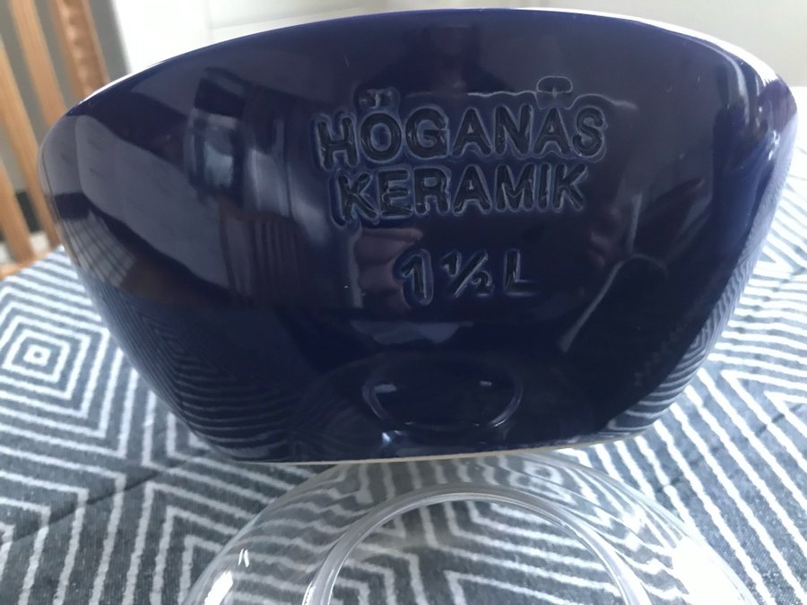 Höganässkål 1,5 liter. Mycket fit skick.