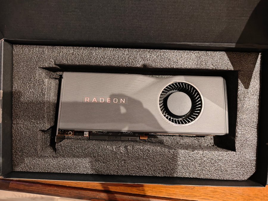 Grafikkort Sapphire Radeon R5700 XT 8GB / Säljes som defekt