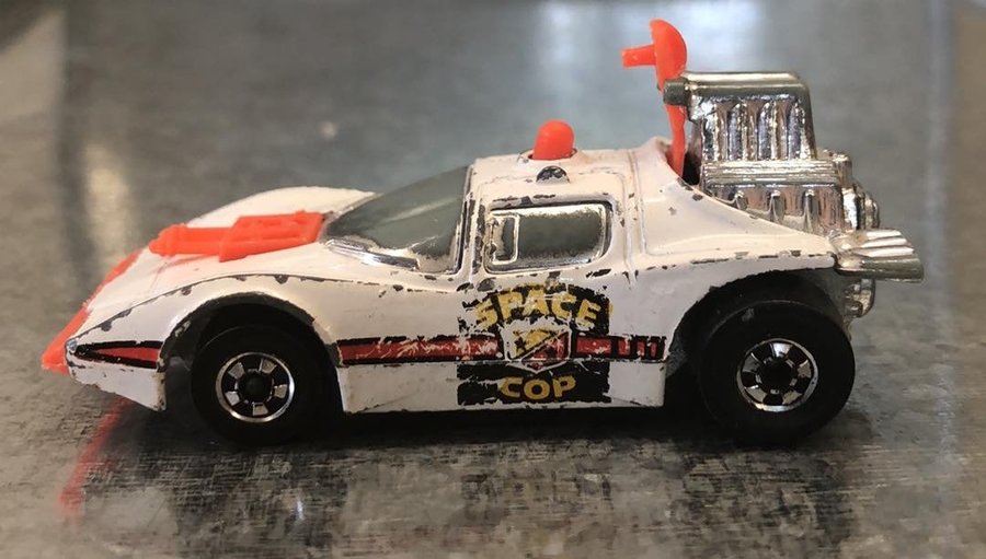 Hot Wheels Science Friction 1:64