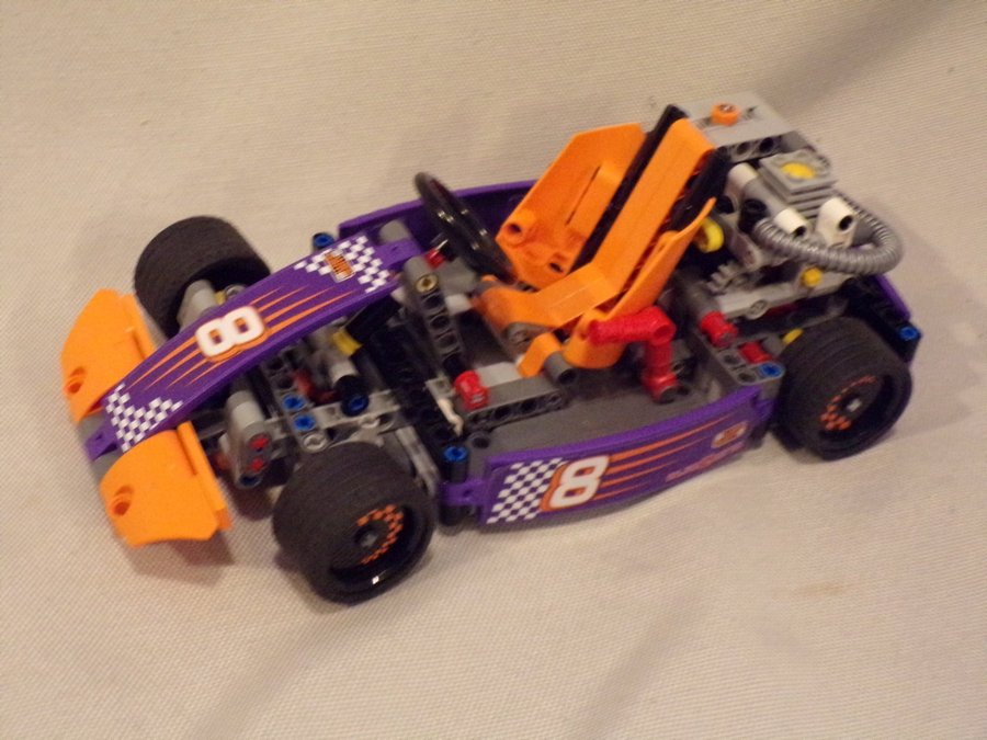 Lego technic raciingbilar 42046 (getaway truck) och 42048 (Race cart)