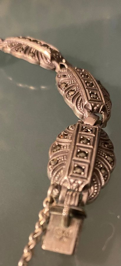 vintage silver armband med kedja invecklat lås dekorativa stenar