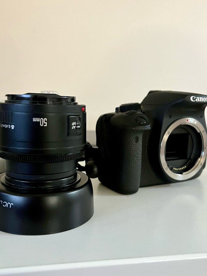 Canon EOS 700D + Armbandsrem + 50mm objektiv mm